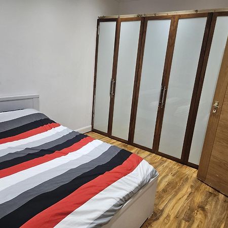 2 Bedroom Flat - Travel Direct To Heathrow/Central London Exterior photo