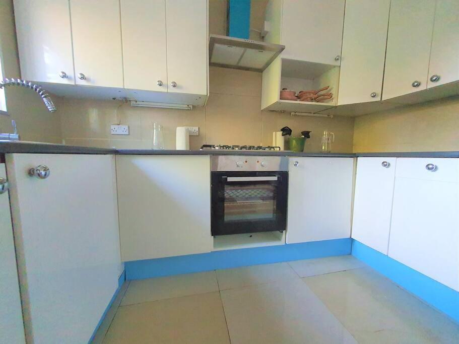 2 Bedroom Flat - Travel Direct To Heathrow/Central London Exterior photo